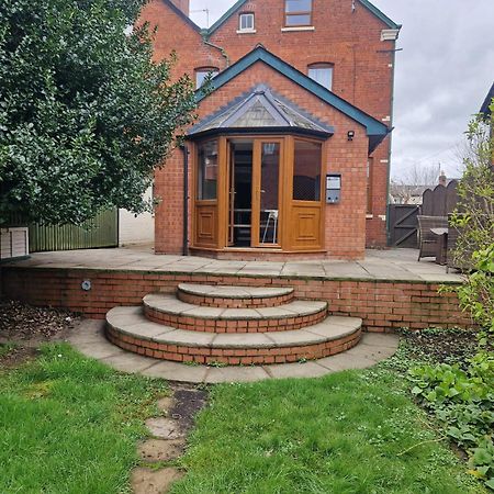 Hereford - Falcon House - Spacious 5 Bedroom House With Games Room - Sleeps 14 Guests - Great Property For Family & Friends Gathering Together - Hosted By Rentmyhouse Extérieur photo