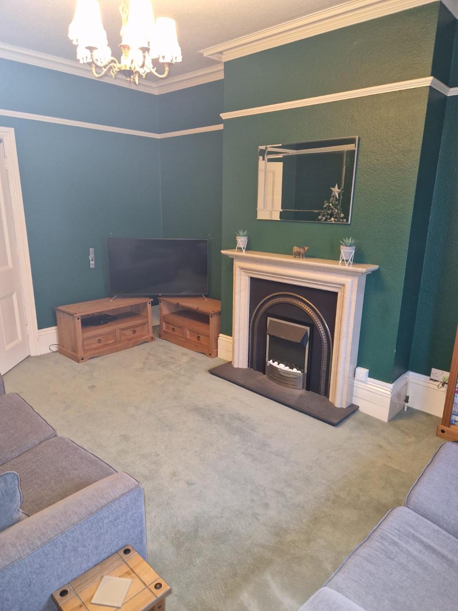 Hereford - Falcon House - Spacious 5 Bedroom House With Games Room - Sleeps 14 Guests - Great Property For Family & Friends Gathering Together - Hosted By Rentmyhouse Extérieur photo