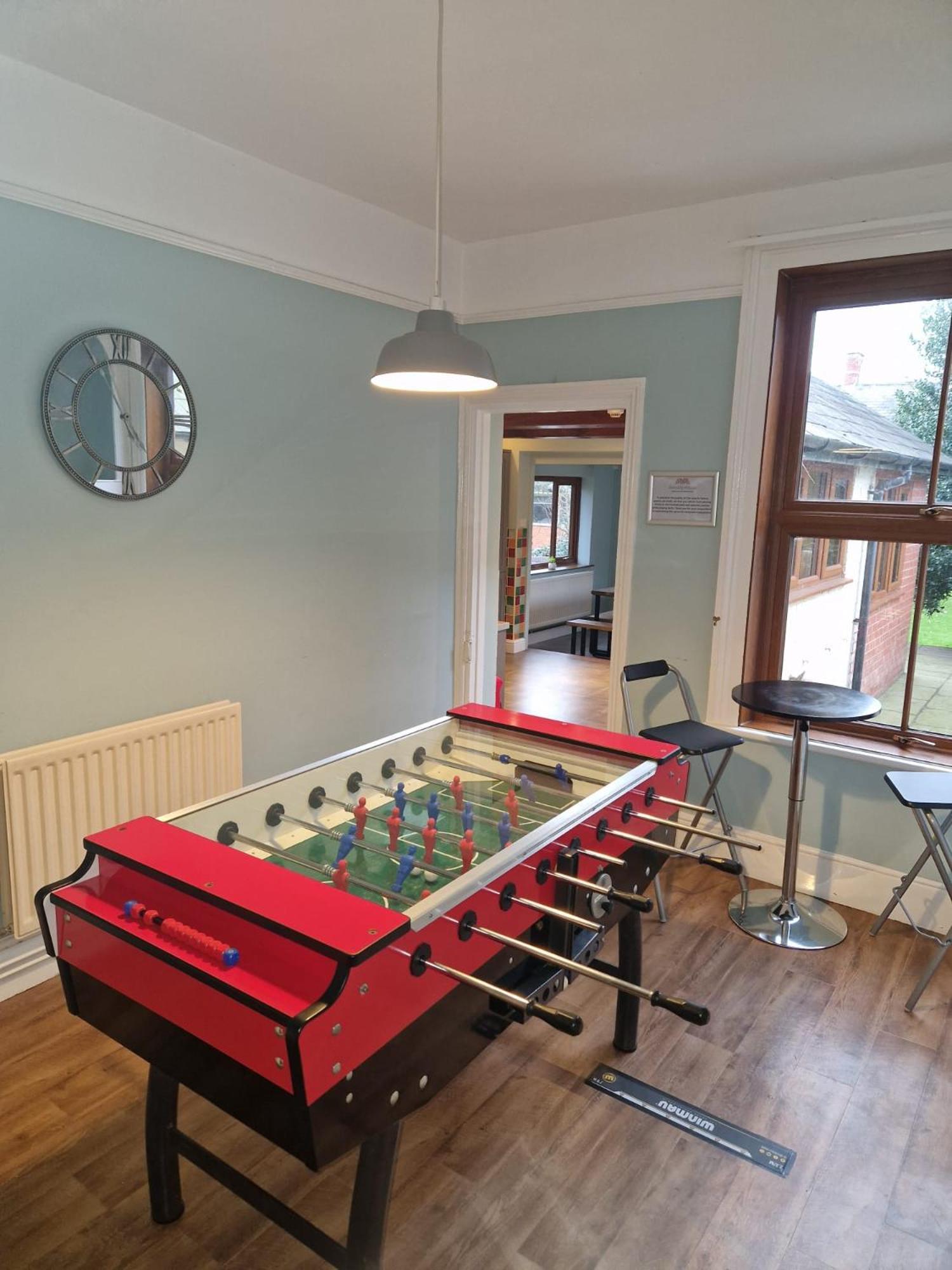 Hereford - Falcon House - Spacious 5 Bedroom House With Games Room - Sleeps 14 Guests - Great Property For Family & Friends Gathering Together - Hosted By Rentmyhouse Extérieur photo