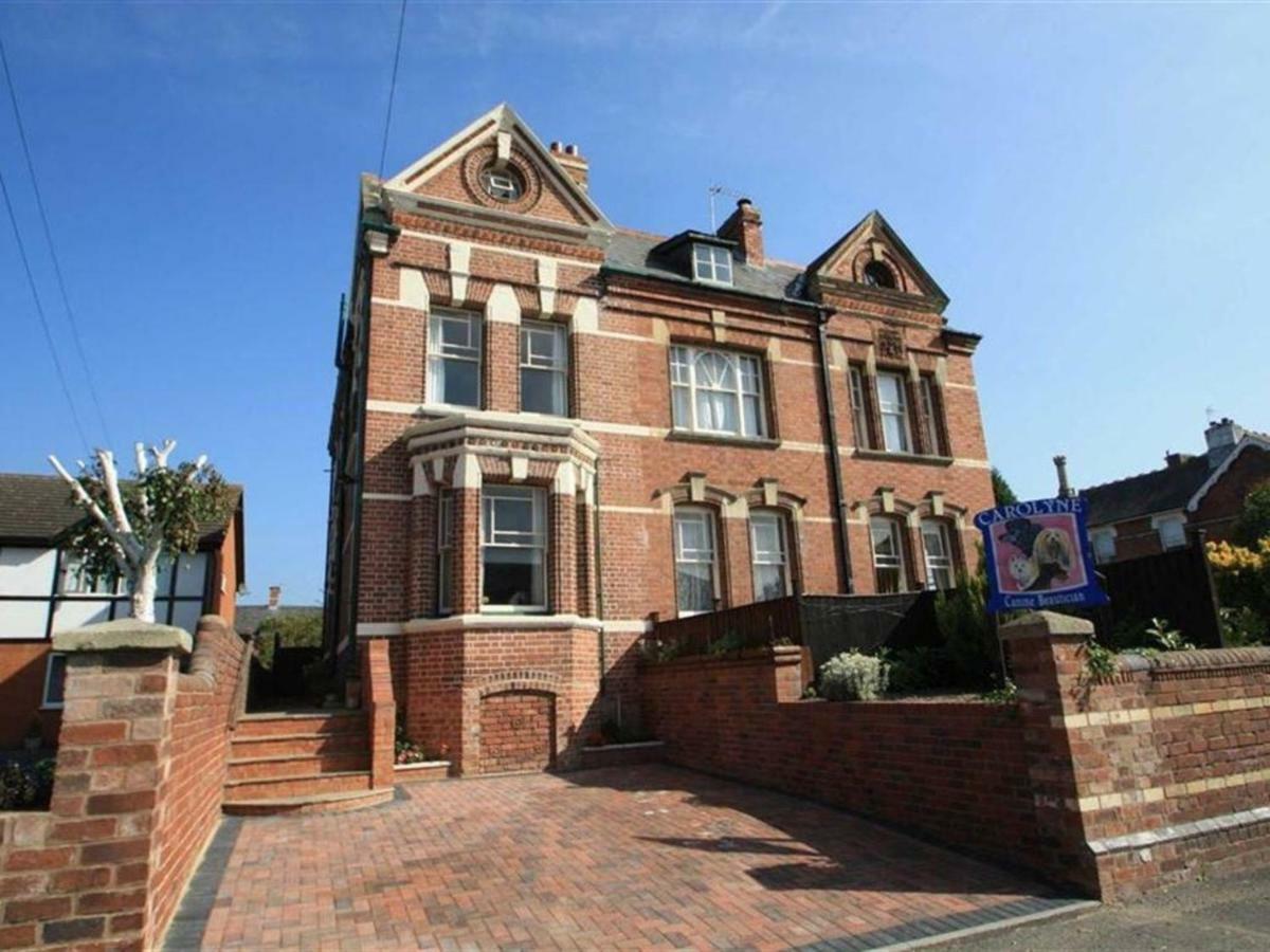Hereford - Falcon House - Spacious 5 Bedroom House With Games Room - Sleeps 14 Guests - Great Property For Family & Friends Gathering Together - Hosted By Rentmyhouse Extérieur photo